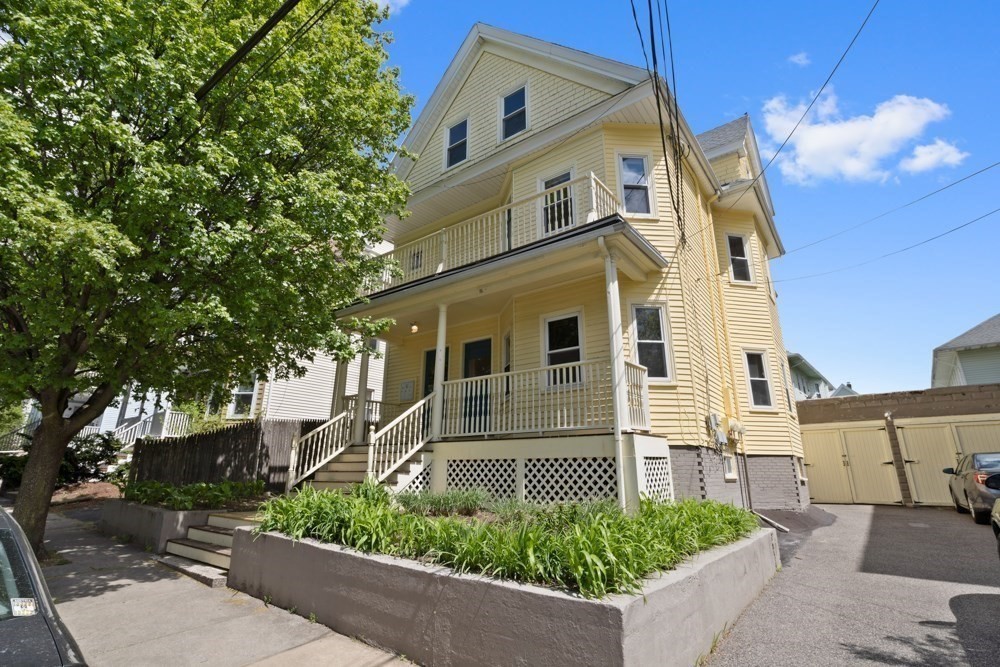 52 Waterhouse Street, Somerville, Massachusetts, 2 Bedrooms Bedrooms, 4 Rooms Rooms,1 BathroomBathrooms,Residential Lease,For Rent,Waterhouse Street,73519036