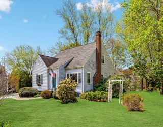 144 Hayden Rowe St, Hopkinton, Massachusetts, 3 Bedrooms Bedrooms, 6 Rooms Rooms,1.5 BathroomsBathrooms,Residential,For Sale,Hayden Rowe St,73518792