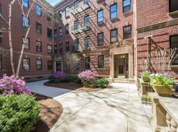 42 Linnaean Street, Cambridge, Massachusetts, 2 Rooms Rooms,1 BathroomBathrooms,Residential,For Sale,Linnaean Street,73505297