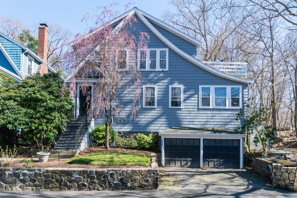 167-169 Walker Rd, Swampscott, Massachusetts, 6 Bedrooms Bedrooms, 12 Rooms Rooms,2 BathroomsBathrooms,Residential Income,For Sale,Walker Rd,73492078