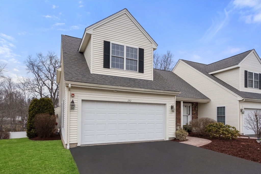 252 Magill Dr, Grafton, Massachusetts, 2 Bedrooms Bedrooms, 6 Rooms Rooms,2.5 BathroomsBathrooms,Residential,For Sale,Magill Dr,73491234