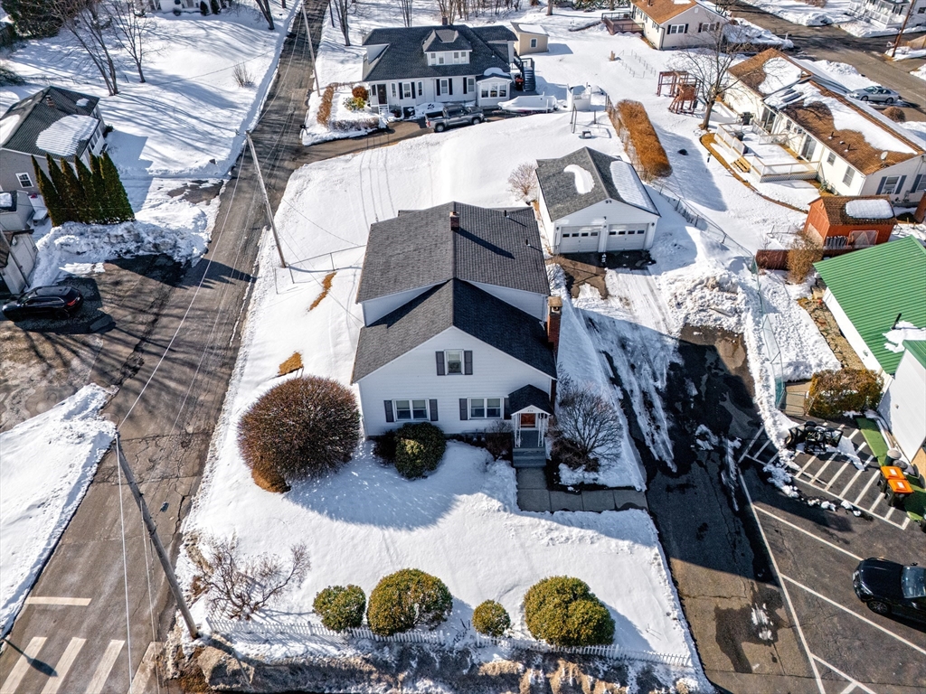 356 Newton St, South Hadley, Massachusetts, 4 Bedrooms Bedrooms, 8 Rooms Rooms,2 BathroomsBathrooms,Residential Income,For Sale,Newton St,73481409