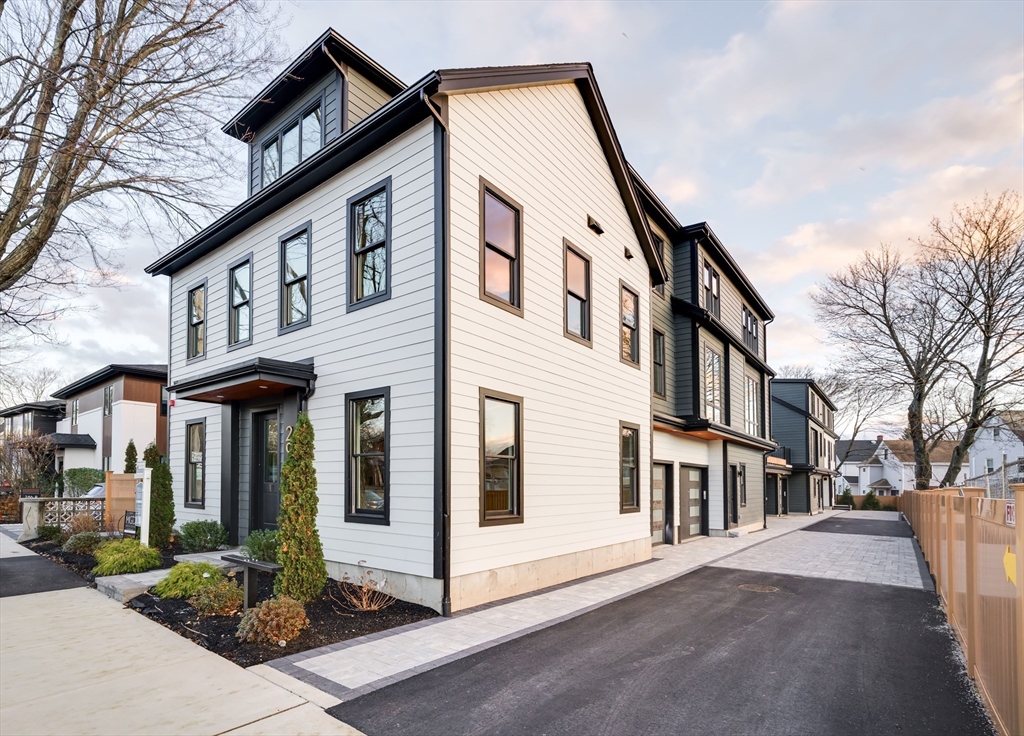 290 Watertown Street, Newton, Massachusetts, 4 Bedrooms Bedrooms, 11 Rooms Rooms,4.5 BathroomsBathrooms,Residential,For Sale,Watertown Street,73491715