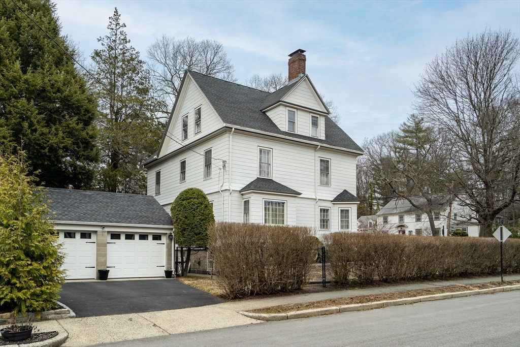 1083 Walnut St, Newton, Massachusetts, 6 Bedrooms Bedrooms, 10 Rooms Rooms,3.5 BathroomsBathrooms,Residential,For Sale,Walnut St,73493546