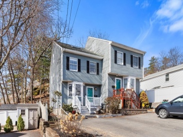 8-10 Menlo Terrace, Lynn, Massachusetts, 3 Bedrooms Bedrooms, 5 Rooms Rooms,1.5 BathroomsBathrooms,Residential,For Sale,Menlo Terrace,73492372 8-10 Menlo Terrace, Lynn, Massachusetts, 3 Bedrooms Bedrooms, 5 Rooms Rooms,1.5 BathroomsBathrooms,Residential,For Sale,Menlo Terrace,73492372
