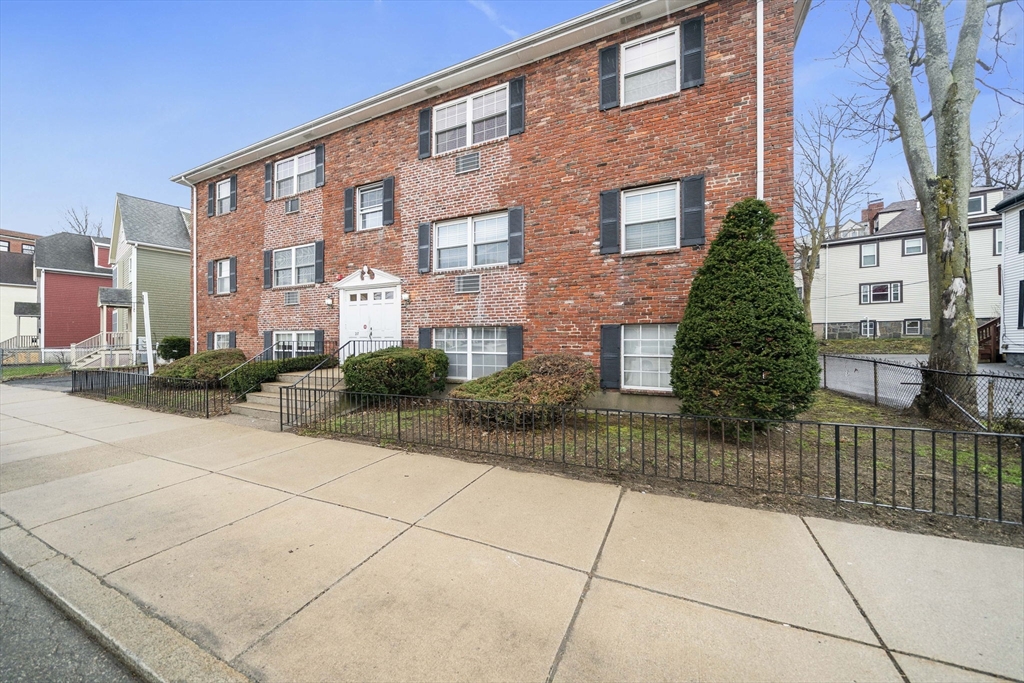 217 Neponset Ave, Boston, Massachusetts, 2 Bedrooms Bedrooms, 4 Rooms Rooms,1 BathroomBathrooms,Residential,For Sale,Neponset Ave,73498263