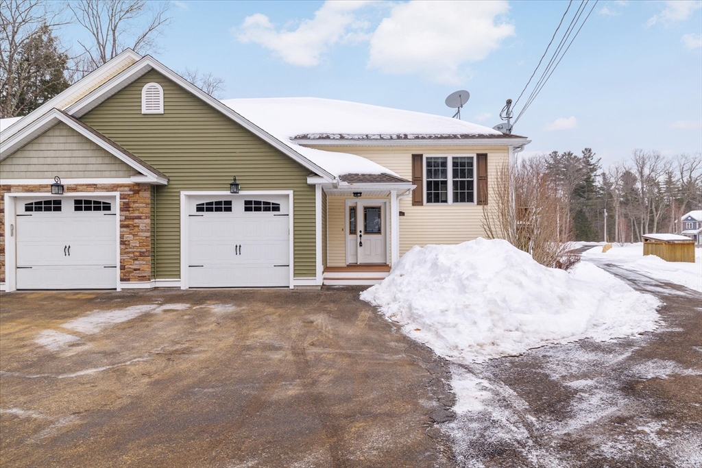 224B Worcester Rd, Westminster, Massachusetts, 2 Bedrooms Bedrooms, 5 Rooms Rooms,2 BathroomsBathrooms,Residential,For Sale,Worcester Rd,73483257