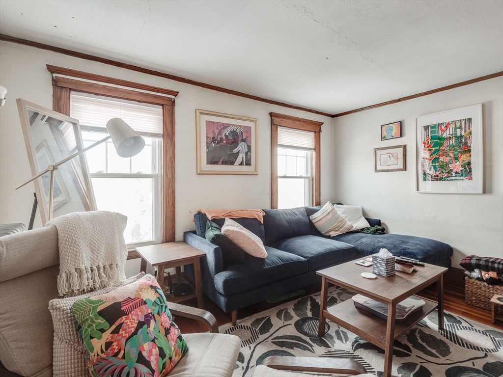 60 Powder House Blvd, Somerville, Massachusetts, 2 Bedrooms Bedrooms, 6 Rooms Rooms,1 BathroomBathrooms,Residential Lease,For Rent,Powder House Blvd,73501694
