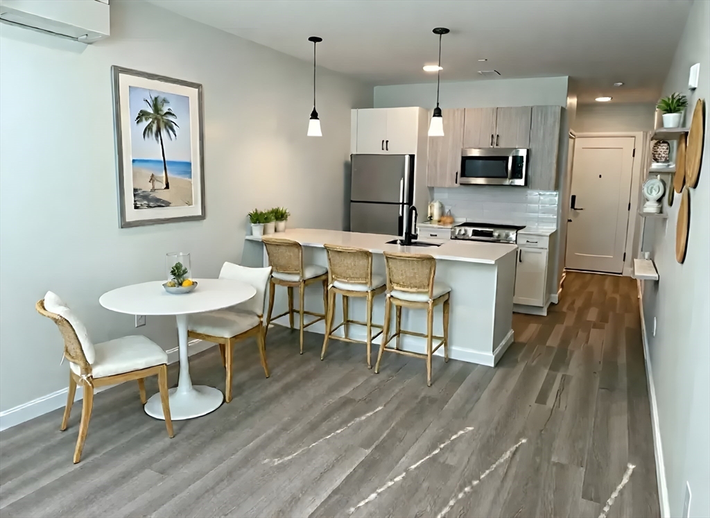 10 Somerset, Winthrop, Massachusetts, 1 Bedroom Bedrooms, 2 Rooms Rooms,1 BathroomBathrooms,Residential,For Sale,Somerset,73519126
