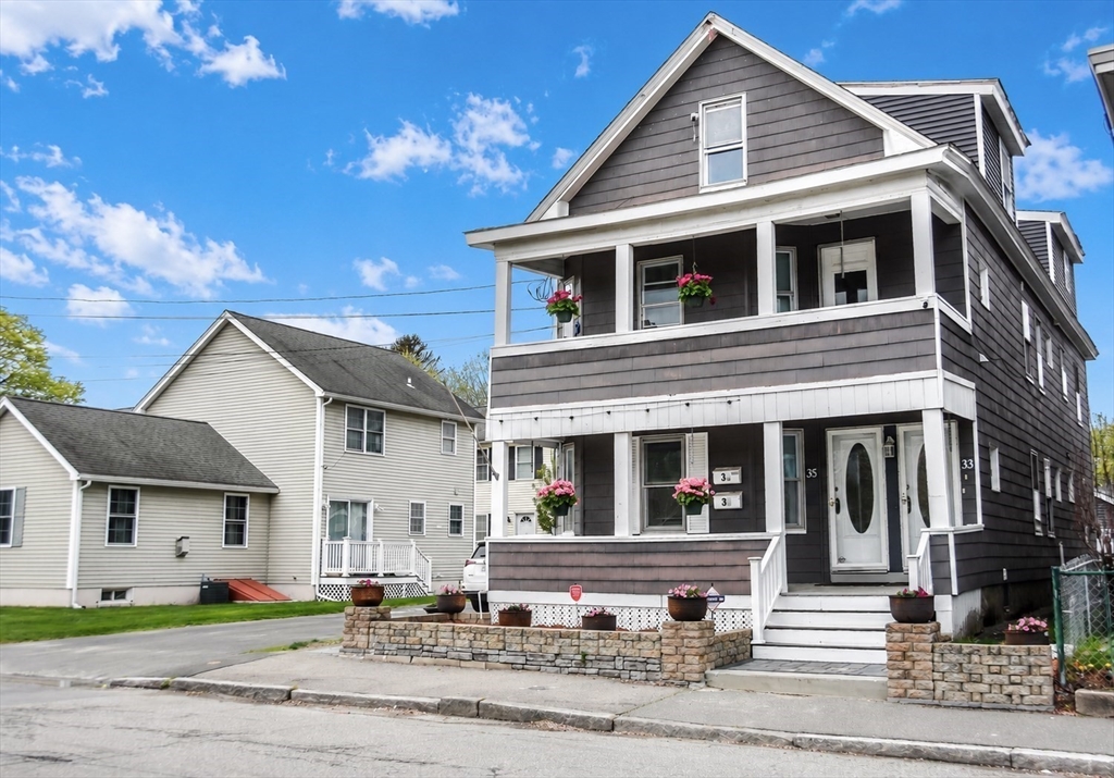 33-35 Woodward Ave, Lowell, Massachusetts, 7 Bedrooms Bedrooms, 21 Rooms Rooms,4 BathroomsBathrooms,Residential Income,For Sale,Woodward Ave,73519130