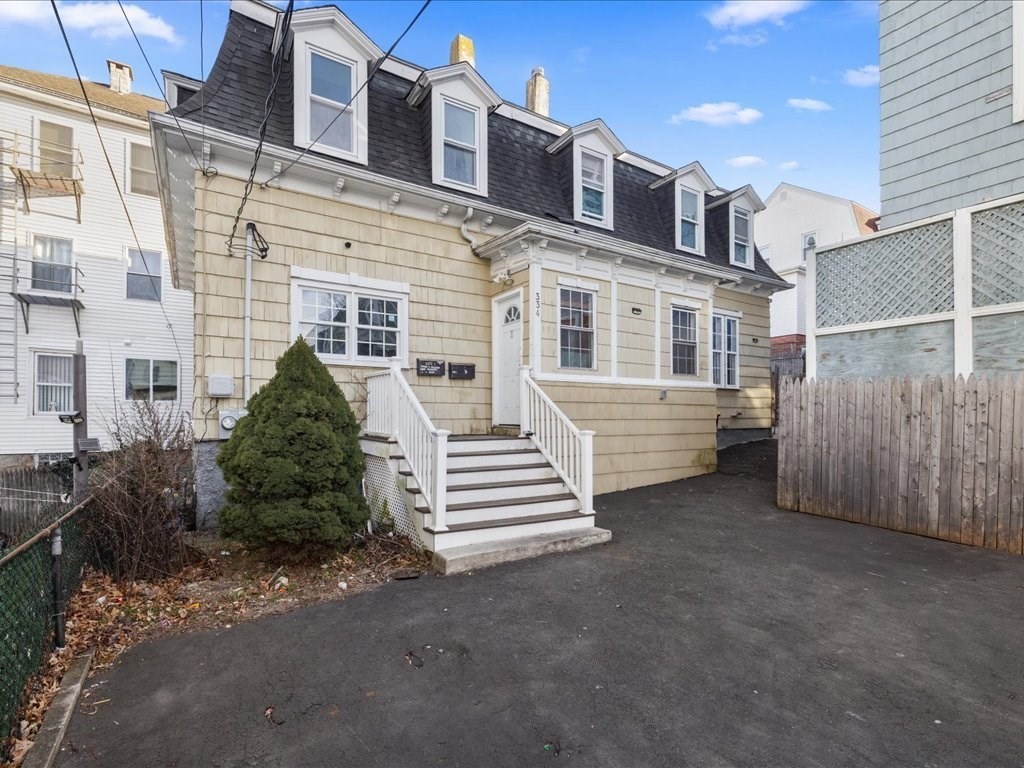 334 Fountain St, Fall River, Massachusetts, 5 Bedrooms Bedrooms, 11 Rooms Rooms,2 BathroomsBathrooms,Residential Income,For Sale,Fountain St,73469855