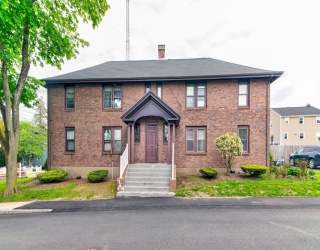 4 Weston Ave, Braintree, Massachusetts, 2 Bedrooms Bedrooms, 4 Rooms Rooms,1 BathroomBathrooms,Residential Lease,For Rent,Weston Ave,73519069