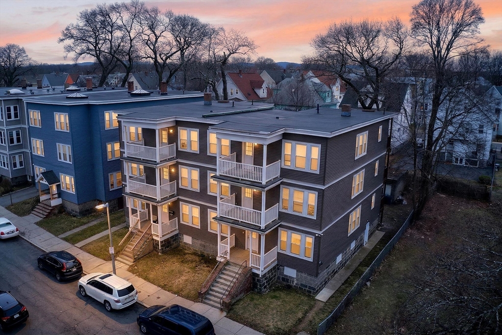 21 Hosmer St, Boston, Massachusetts, 9 Bedrooms Bedrooms, 18 Rooms Rooms,3 BathroomsBathrooms,Residential Income,For Sale,Hosmer St,73519103