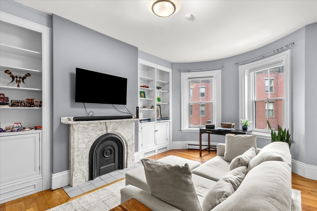 93 Pembroke St, Boston, Massachusetts, 1 Bedroom Bedrooms, 4 Rooms Rooms,1 BathroomBathrooms,Residential Lease,For Rent,Pembroke St,73519608