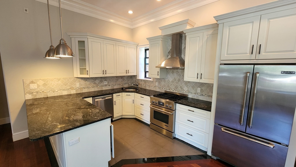 778 East Broadway, Boston, Massachusetts, 3 Bedrooms Bedrooms, 6 Rooms Rooms,3 BathroomsBathrooms,Residential Lease,For Rent,East Broadway,73519382