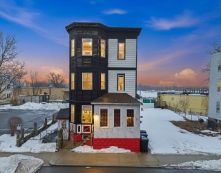 100 Nightingale, Boston, Massachusetts, 11 Bedrooms Bedrooms, 17 Rooms Rooms,3 BathroomsBathrooms,Residential Income,For Sale,Nightingale,73519615