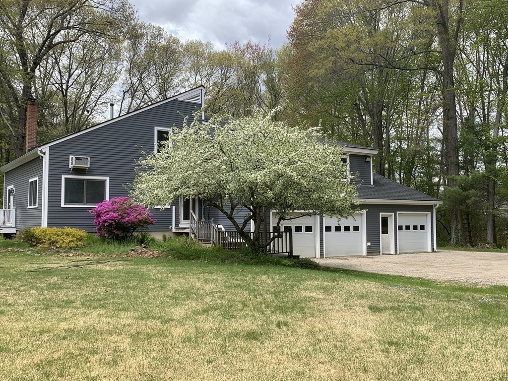 38 Way To The River Rd, West Newbury, Massachusetts, 5 Bedrooms Bedrooms, 12 Rooms Rooms,4 BathroomsBathrooms,Residential Income,For Sale,Way To The River Rd,73519383