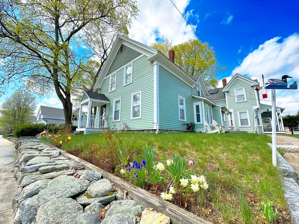 51 Jenness St, Lowell, Massachusetts, 2 Bedrooms Bedrooms, 6 Rooms Rooms,1 BathroomBathrooms,Residential Lease,For Rent,Jenness St,73519617