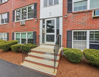 5 Tara Dr, Weymouth, Massachusetts, 1 Bedroom Bedrooms, 4 Rooms Rooms,1 BathroomBathrooms,Residential,For Sale,Tara Dr,73519401