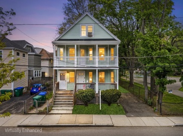 38 Pembroke St, Medford, Massachusetts, 6 Bedrooms Bedrooms, 15 Rooms Rooms,2 BathroomsBathrooms,Residential Income,For Sale,Pembroke St,73519648