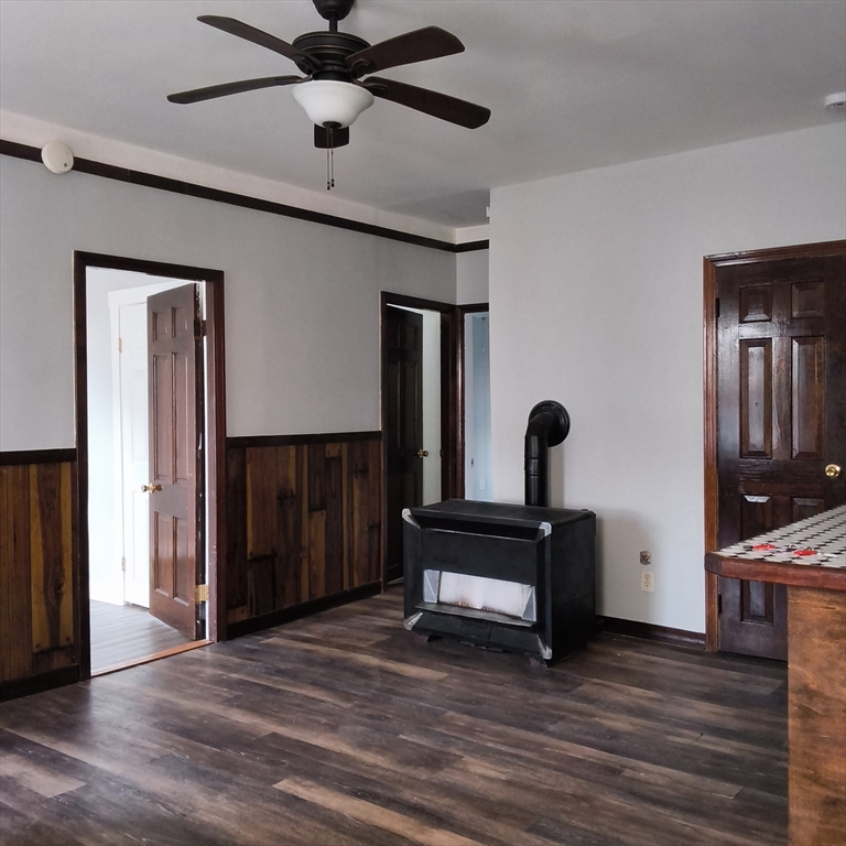 212-218 Lowell St, Fall River, Massachusetts, 3 Bedrooms Bedrooms, 5 Rooms Rooms,1 BathroomBathrooms,Residential Lease,For Rent,Lowell St,73519424