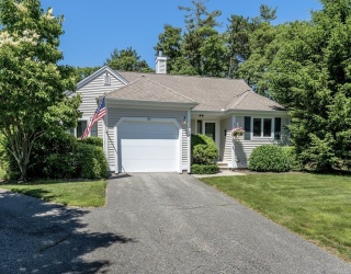 115 Pine Hill Blvd, Mashpee, Massachusetts, 2 Bedrooms Bedrooms, 4 Rooms Rooms,2 BathroomsBathrooms,Residential,For Sale,Pine Hill Blvd,73519652