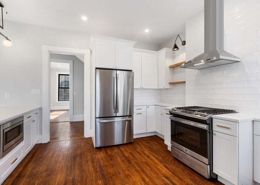 31 Monadnock St, Boston, Massachusetts, 4 Bedrooms Bedrooms, 7 Rooms Rooms,2.5 BathroomsBathrooms,Residential Lease,For Rent,Monadnock St,73519445