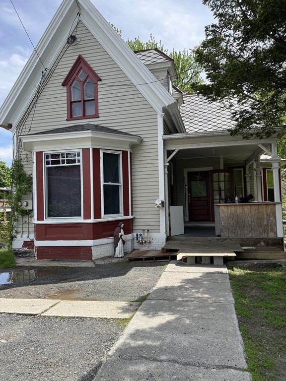 351 Bridge St, Northampton, Massachusetts, 5 Bedrooms Bedrooms, 9 Rooms Rooms,2 BathroomsBathrooms,Residential Income,For Sale,Bridge St,73519449