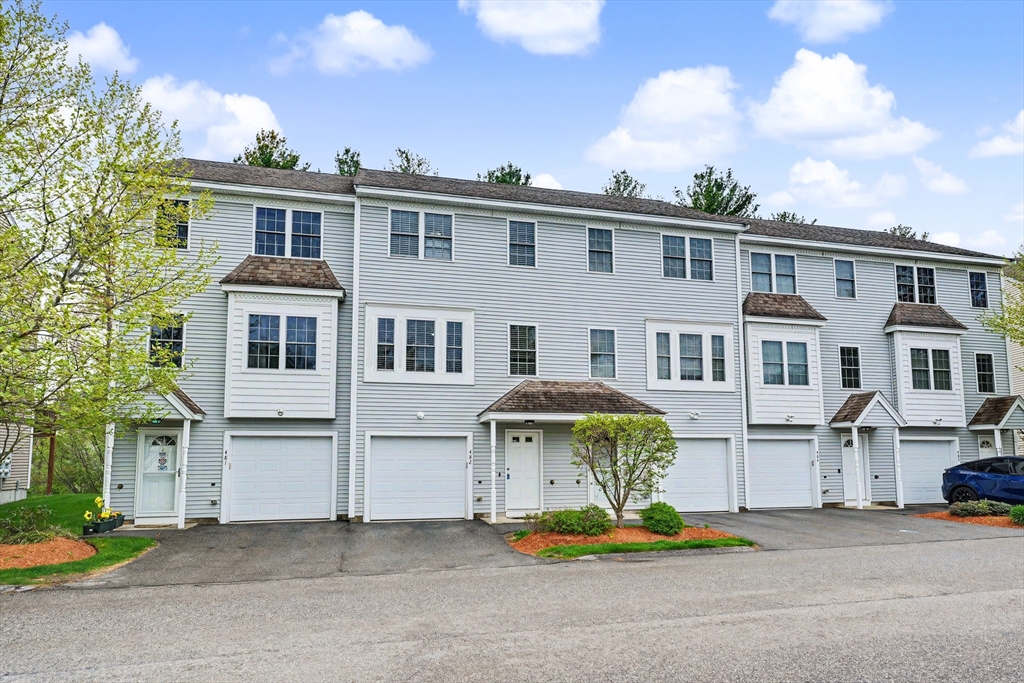 41 Boston Rd, Billerica, Massachusetts, 2 Bedrooms Bedrooms, 5 Rooms Rooms,1.5 BathroomsBathrooms,Residential,For Sale,Boston Rd,73519624