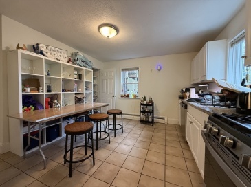 235 Charles St., Cambridge, Massachusetts, 3 Bedrooms Bedrooms, 8 Rooms Rooms,2 BathroomsBathrooms,Residential Lease,For Rent,Charles St.,73506463