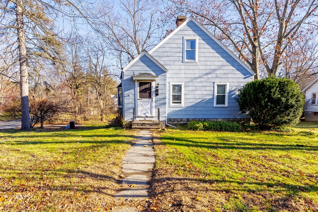 27 Lathrop, South Hadley, Massachusetts, 3 Bedrooms Bedrooms, 6 Rooms Rooms,2 BathroomsBathrooms,Residential Lease,For Rent,Lathrop,73460043