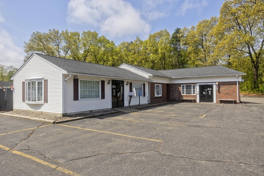 417 Montgomery St, Chicopee, Massachusetts, ,Commercial Lease,For Rent,Montgomery St,73519478