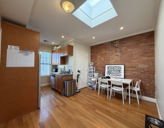 9 Marney St, Cambridge, Massachusetts, 2 Bedrooms Bedrooms, 6 Rooms Rooms,1.5 BathroomsBathrooms,Residential Lease,For Rent,Marney St,73519252