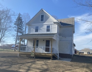 82 Comins Road, Hadley, Massachusetts, 2 Bedrooms Bedrooms, 4 Rooms Rooms,1 BathroomBathrooms,Residential Lease,For Rent,Comins Road,73519257