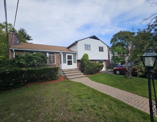 56 Great Meadow Road, Newton, Massachusetts, 3 Bedrooms Bedrooms, 8 Rooms Rooms,1.5 BathroomsBathrooms,Residential Lease,For Rent,Great Meadow Road,73519505