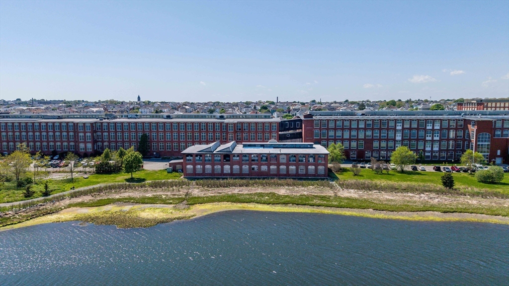 194-R Riverside Ave, New Bedford, Massachusetts, ,Residential Income,For Sale,Riverside Ave,73519513