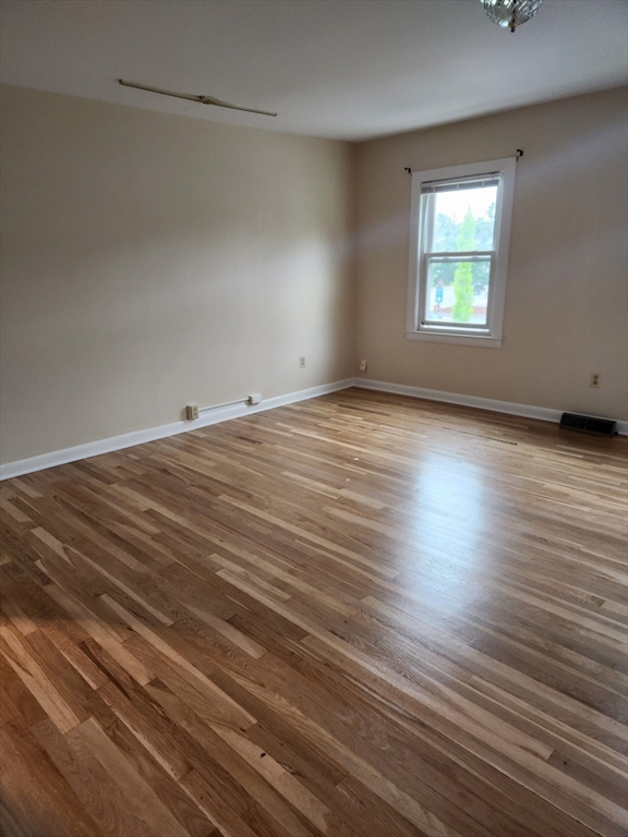 104 N Main Street, Mansfield, Massachusetts, 1 Bedroom Bedrooms, 4 Rooms Rooms,1 BathroomBathrooms,Residential Lease,For Rent,N Main Street,73519522