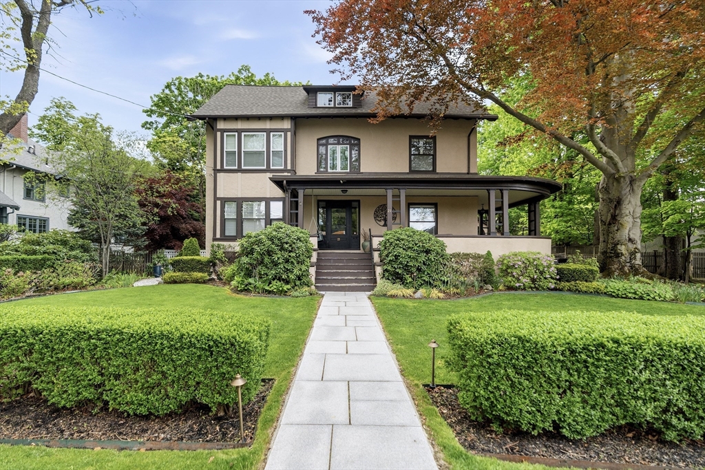 21 Clover St, Belmont, Massachusetts, 6 Bedrooms Bedrooms, 18 Rooms Rooms,4 BathroomsBathrooms,Residential Lease,For Rent,Clover St,73519541