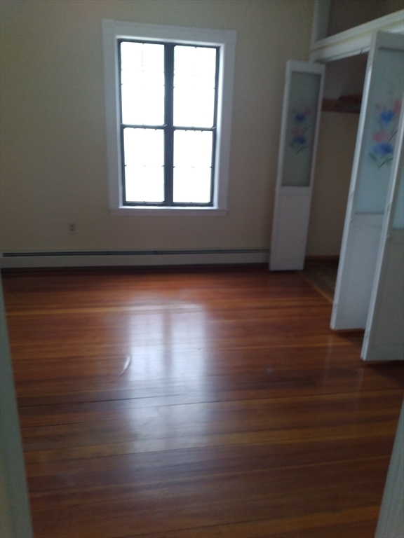 10 Norton St, Boston, Massachusetts, 4 Bedrooms Bedrooms, 6 Rooms Rooms,1 BathroomBathrooms,Residential Lease,For Rent,Norton St,73519333