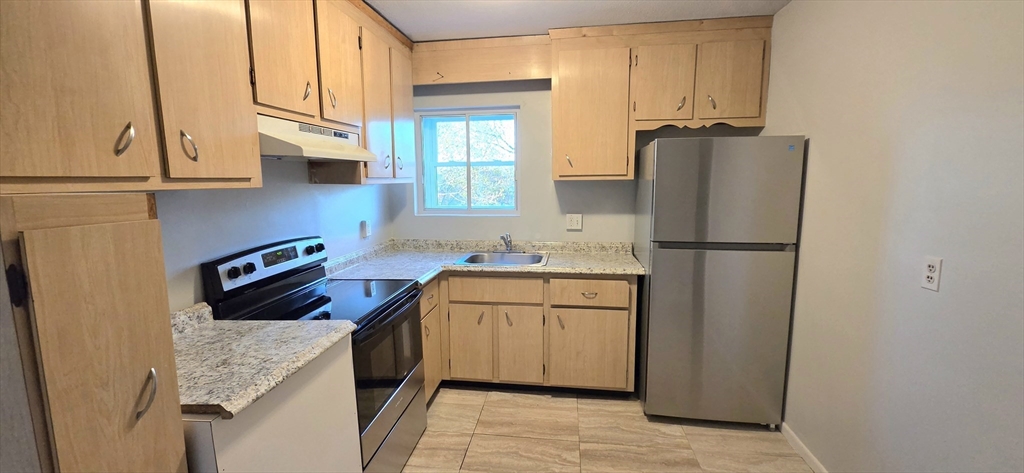 5 Waldemar Ave, Boston, Massachusetts, 1 Bedroom Bedrooms, 3 Rooms Rooms,1 BathroomBathrooms,Residential Lease,For Rent,Waldemar Ave,73519368