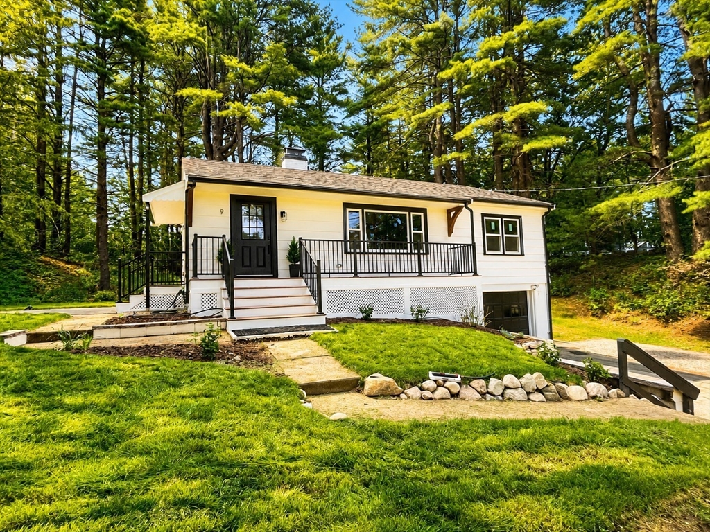 9 Bridge St, Medfield, Massachusetts, 3 Bedrooms Bedrooms, 7 Rooms Rooms,1.5 BathroomsBathrooms,Residential,For Sale,Bridge St,73519475