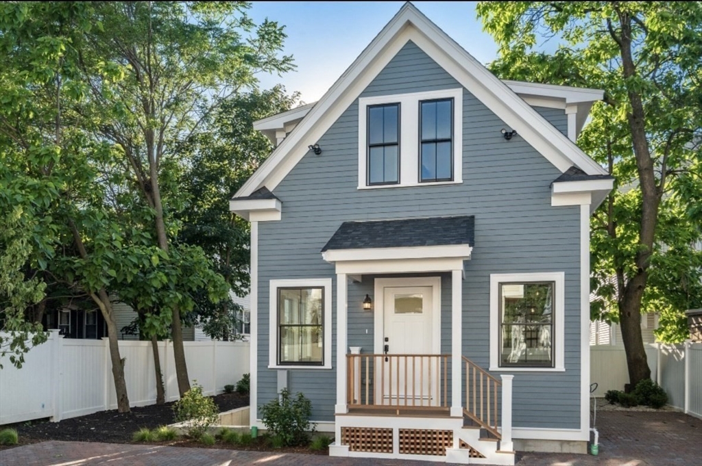 326 Lowell Street, Somerville, Massachusetts, 3 Bedrooms Bedrooms, 5 Rooms Rooms,2.5 BathroomsBathrooms,Residential,For Sale,Lowell Street,73519534
