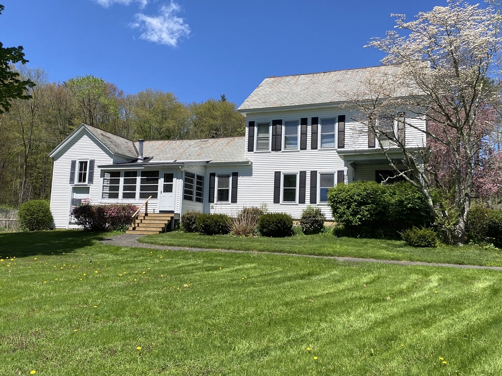 109 Brookfield Rd, Brimfield, Massachusetts, 3 Bedrooms Bedrooms, 8 Rooms Rooms,1 BathroomBathrooms,Residential,For Sale,Brookfield Rd,73519312