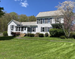 109 Brookfield Rd, Brimfield, Massachusetts, 3 Bedrooms Bedrooms, 8 Rooms Rooms,1 BathroomBathrooms,Residential,For Sale,Brookfield Rd,73519312