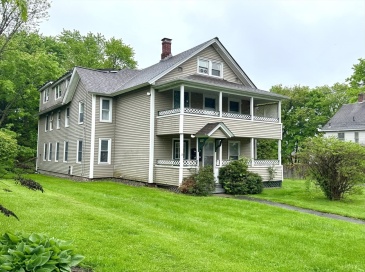 77 Conway St, Greenfield, Massachusetts, 5 Bedrooms Bedrooms, 16 Rooms Rooms,4.5 BathroomsBathrooms,Residential Income,For Sale,Conway St,73519585
