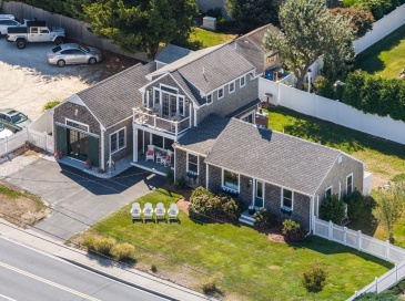 253 Scranton Ave, Falmouth, Massachusetts, 3 Bedrooms Bedrooms, 8 Rooms Rooms,2.5 BathroomsBathrooms,Residential,For Sale,Scranton Ave,73422221