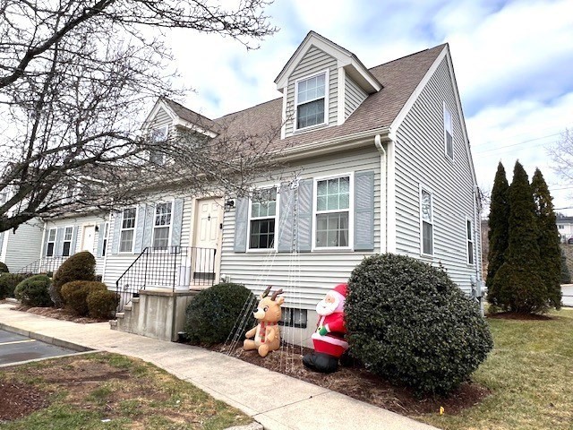 25 W Howard Street, Quincy, Massachusetts, 3 Bedrooms Bedrooms, 6 Rooms Rooms,2 BathroomsBathrooms,Residential,For Sale,W Howard Street,73469250