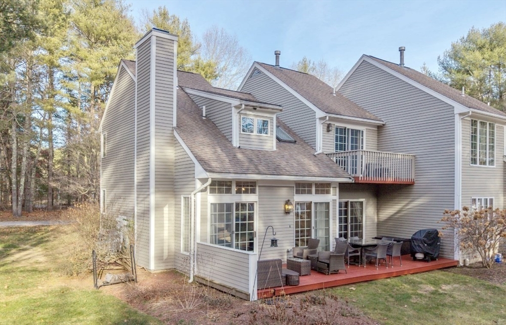 9 Winnecunnet Dr, Norton, Massachusetts, 3 Bedrooms Bedrooms, 7 Rooms Rooms,2 BathroomsBathrooms,Residential,For Sale,Winnecunnet Dr,73461455