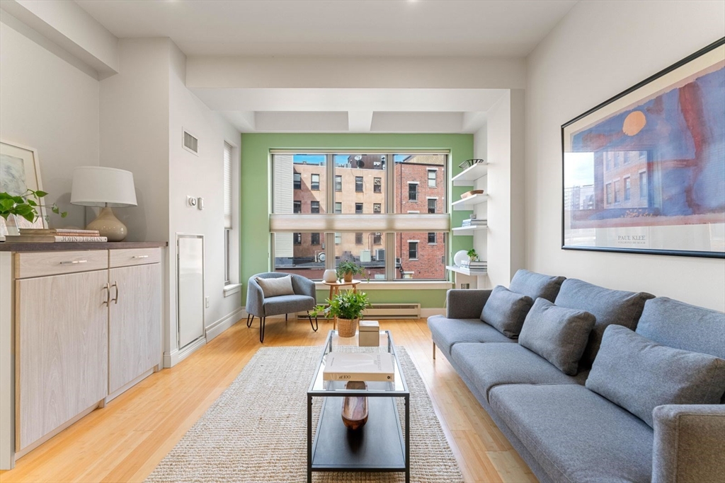 35 Fay Street, Boston, Massachusetts, 2 Bedrooms Bedrooms, 4 Rooms Rooms,2 BathroomsBathrooms,Residential,For Sale,Fay Street,73503370