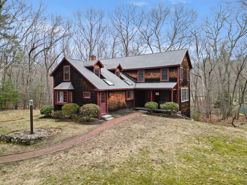 55 Colrain Rd, Topsfield, Massachusetts, 3 Bedrooms Bedrooms, 8 Rooms Rooms,2 BathroomsBathrooms,Residential,For Sale,Colrain Rd,73494078